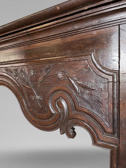 Imposante cheminée en chêne de style Louis XV Imposante cheminée en chêne de style Louis XV-9