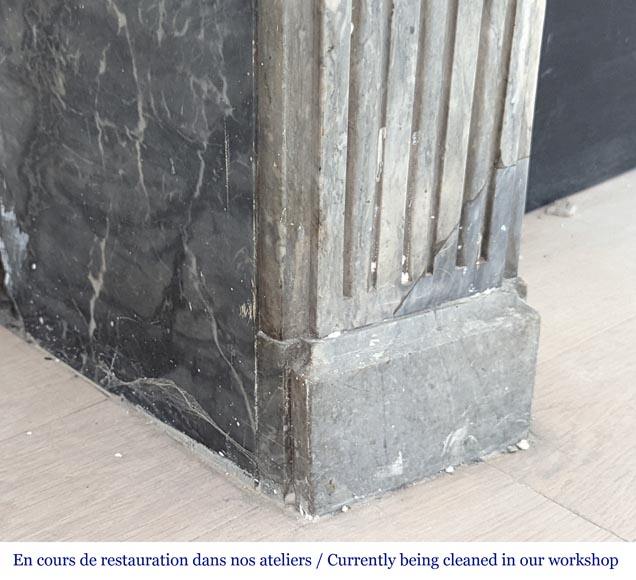 Cheminée d'époque Louis XVI en marbre Gris des Ardennes Cheminée d'époque Louis XVI en marbre Gris des Ardennes-4