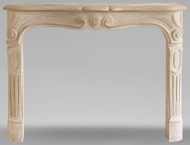 Grande cheminée de style Louis XV en pierre Grande cheminée de style Louis XV en pierre-0