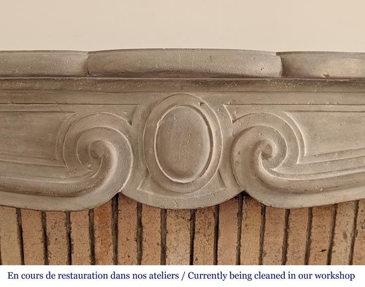 Grande cheminée de style Louis XV en pierre Grande cheminée de style Louis XV en pierre-1