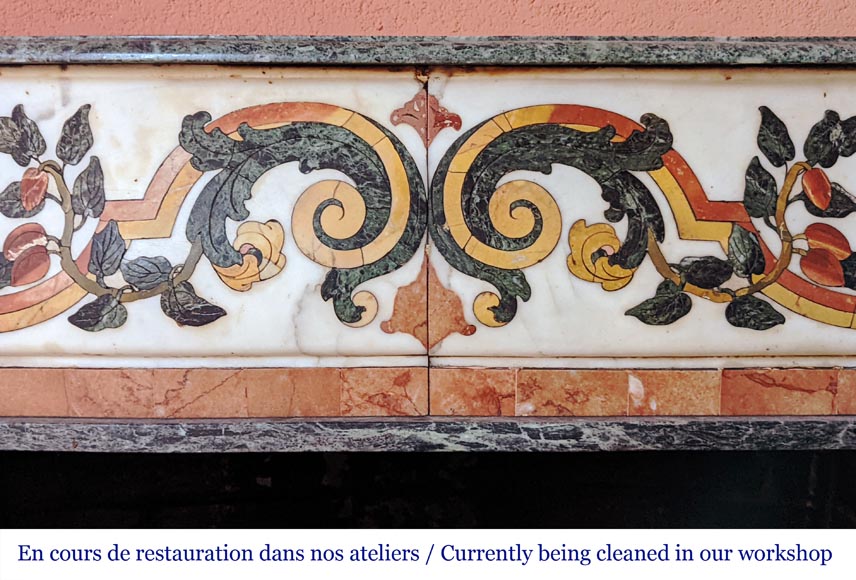 Cheminée réalisée à partir d'éléments en marbres polychromes. Probablement d’un autel du XVIIIe siècle Cheminée réalisée à partir d'éléments en marbres polychromes. Probablement d’un autel du XVIIIe siècle-1