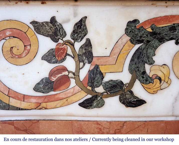 Cheminée réalisée à partir d'éléments en marbres polychromes. Probablement d’un autel du XVIIIe siècle Cheminée réalisée à partir d'éléments en marbres polychromes. Probablement d’un autel du XVIIIe siècle-2