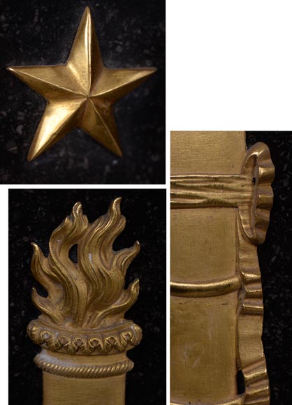 Cheminée d’époque empire en petit granit belge, a bronzes sur le thème de la mort d’Archimède Cheminée d’époque empire en petit granit belge, a bronzes sur le thème de la mort d’Archimède-9