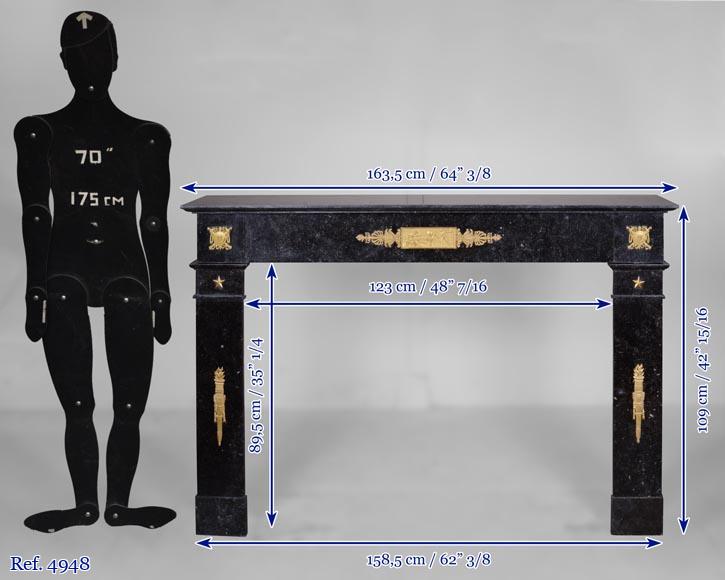 Cheminée d’époque empire en petit granit belge, a bronzes sur le thème de la mort d’Archimède Cheminée d’époque empire en petit granit belge, a bronzes sur le thème de la mort d’Archimède-15