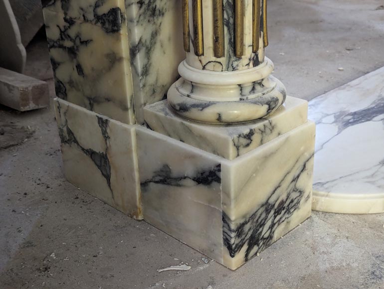 Cheminée de style Louis XVI en marbre Panazeau et bronze à colonnes détachées et cannelées Cheminée de style Louis XVI en marbre Panazeau et bronze à colonnes détachées et cannelées-8
