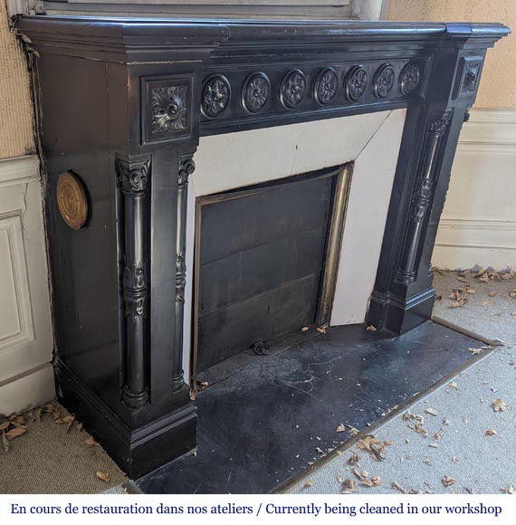 Cheminée Napoléon III en marbre Noir de Belgique aux colonnettes Cheminée Napoléon III en marbre Noir de Belgique aux colonnettes-3