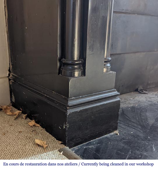 Cheminée Napoléon III en marbre Noir de Belgique aux colonnettes Cheminée Napoléon III en marbre Noir de Belgique aux colonnettes-6