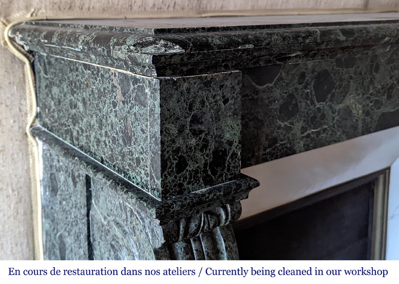 Cheminée de style Napoléon III à pattes de lions en marbre vert de mer Cheminée de style Napoléon III à pattes de lions en marbre vert de mer-3