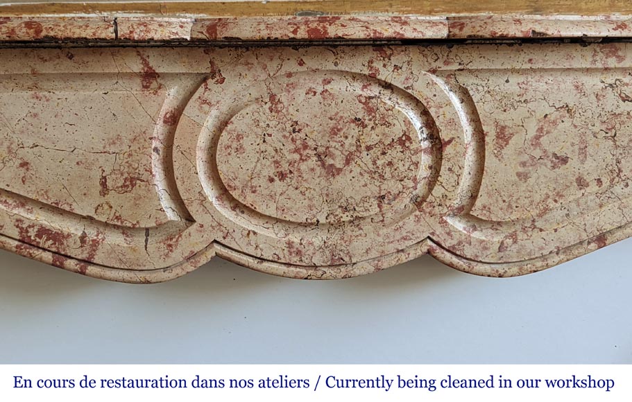 Cheminée Pompadour à pans coupés en marbre rouge et rosé Cheminée Pompadour à pans coupés en marbre rouge et rosé-1