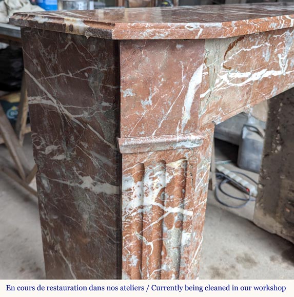 Cheminée de style Louis XVI sculptée en marbre rouge Cheminée de style Louis XVI sculptée en marbre rouge-3