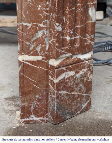 Cheminée de style Louis XVI sculptée en marbre rouge Cheminée de style Louis XVI sculptée en marbre rouge-7