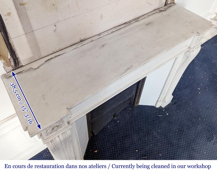 Cheminée de style Louis XVI, moulurée et aux pieds galbés en consoles Cheminée de style Louis XVI, moulurée et aux pieds galbés en consoles-9