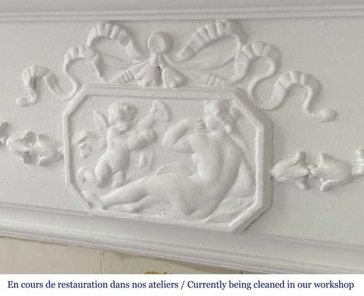 Cheminée de style Louis XVI en bois décorée d'une scène de mythologie Cheminée de style Louis XVI en bois décorée d'une scène de mythologie-9