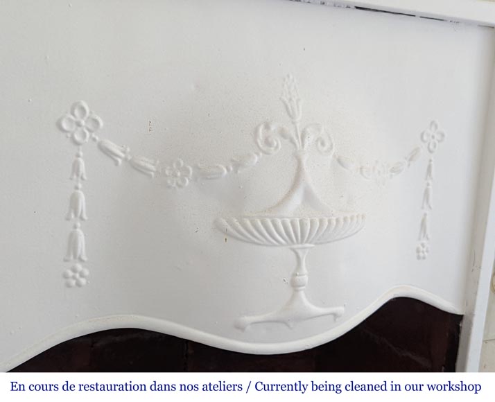 Cheminée en bois de style Louis XVI décorée d'une scène de mythologie Cheminée en bois de style Louis XVI décorée d'une scène de mythologie-10