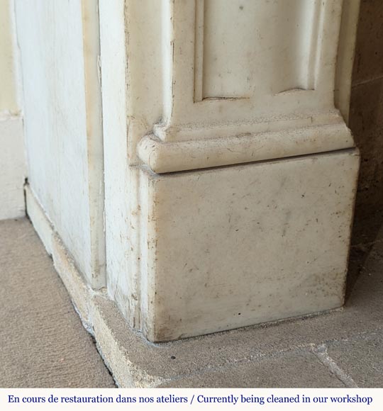 Cheminée d'époque Louis XVI en marbre statuaire, ornée d'un fil de perles Cheminée d'époque Louis XVI en marbre statuaire, ornée d'un fil de perles-8