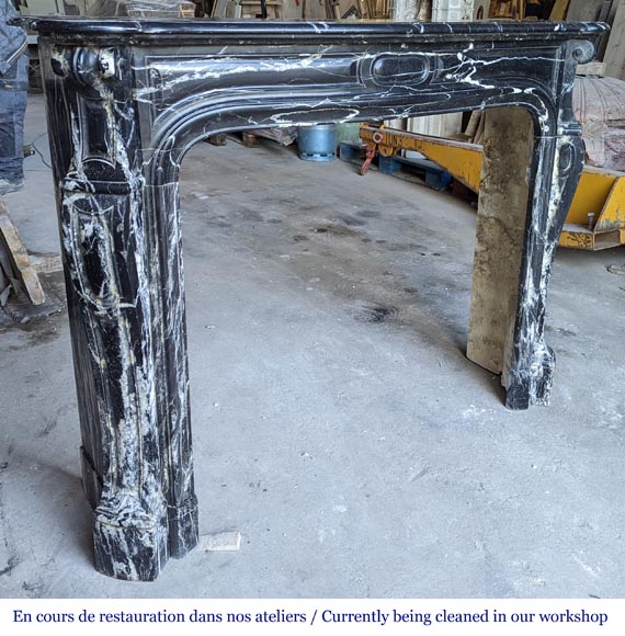 Cheminée Pompadour de style Louis XV en marbre Noir Marquina Cheminée Pompadour de style Louis XV en marbre Noir Marquina-2