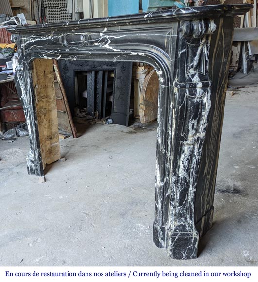 Cheminée Pompadour de style Louis XV en marbre Noir Marquina Cheminée Pompadour de style Louis XV en marbre Noir Marquina-5