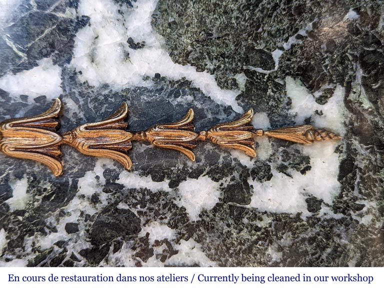 Cheminée de style Empire en marbre Vert de Mer aux ornements égyptien en bronze Cheminée de style Empire en marbre Vert de Mer aux ornements égyptien en bronze-3