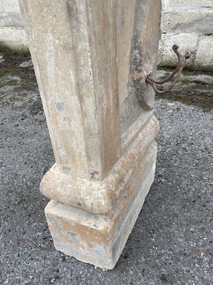 Cheminée en pierre, XVIIe siècle Cheminée en pierre, XVIIe siècle-5