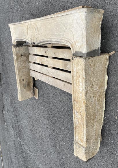 Cheminée en pierre d'époque Louis XV Cheminée en pierre d'époque Louis XV-8