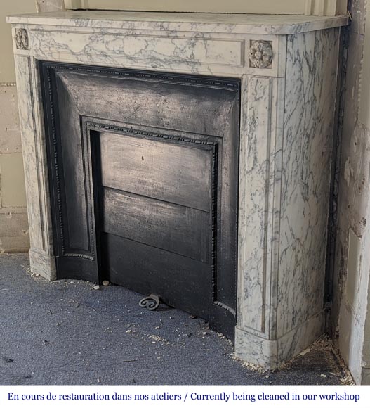 Cheminée de style Louis XVI moulurée en marbre Arabescato Cheminée de style Louis XVI moulurée en marbre Arabescato-5