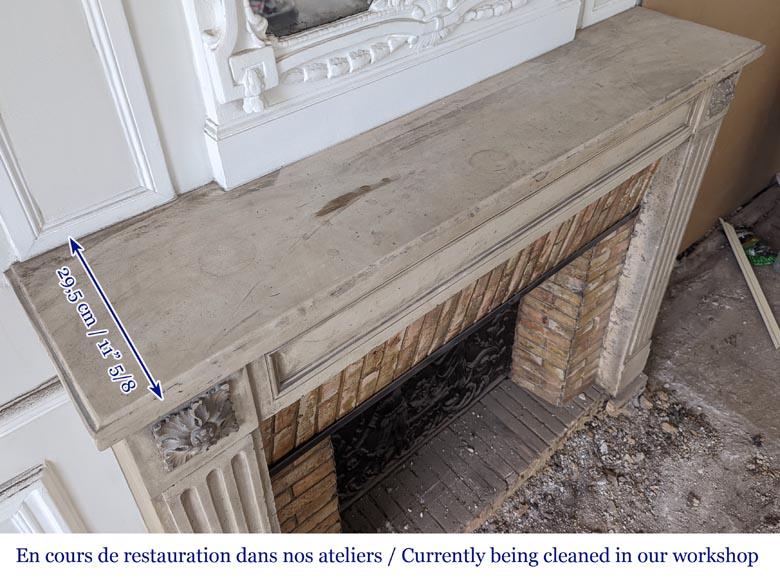 Cheminée d'époque Louis XVI aux pieds cannelés en pierre Cheminée d'époque Louis XVI aux pieds cannelés en pierre-8