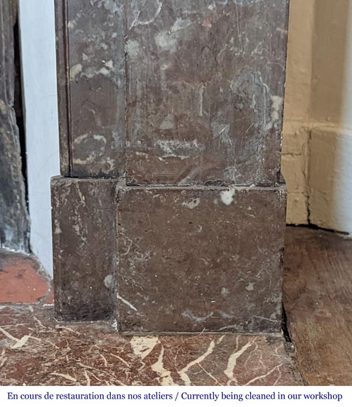 Cheminée de style Napoléon III à modillons en marbre Rouge du Nord Cheminée de style Napoléon III à modillons en marbre Rouge du Nord-7