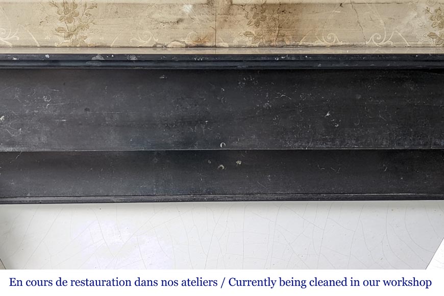 Cheminée de style Napoléon III à modillon en marbre noir fin de Belgique Cheminée de style Napoléon III à modillon en marbre noir fin de Belgique-1