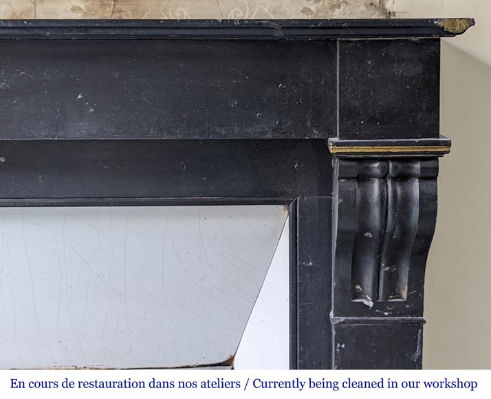 Cheminée de style Napoléon III à modillon en marbre noir fin de Belgique Cheminée de style Napoléon III à modillon en marbre noir fin de Belgique-6