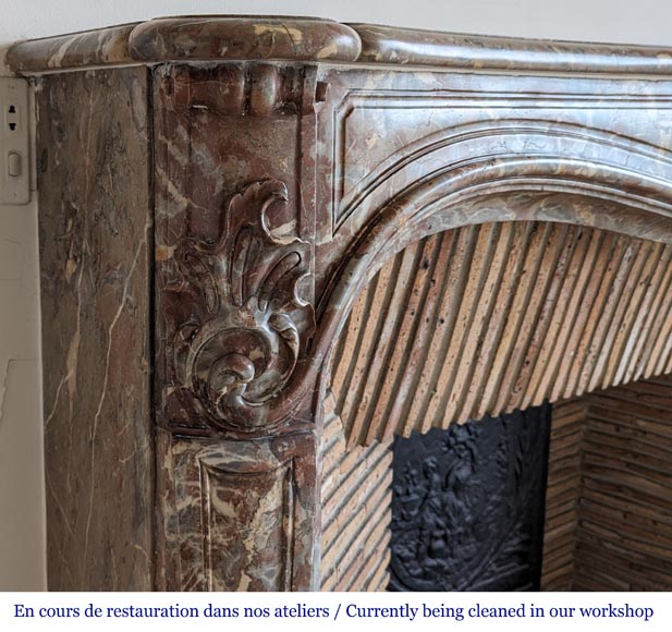 Cheminée de style Louis XV en marbre Rouge Royal, XVIIIe siècle Cheminée de style Louis XV en marbre Rouge Royal, XVIIIe siècle-5