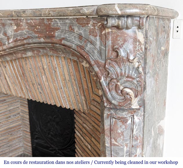 Cheminée de style Louis XV en marbre Rouge Royal, XVIIIe siècle Cheminée de style Louis XV en marbre Rouge Royal, XVIIIe siècle-9