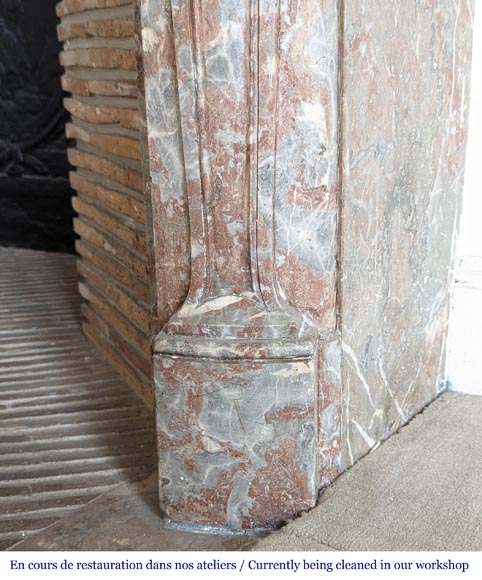 Cheminée de style Louis XV en marbre Rouge Royal, XVIIIe siècle Cheminée de style Louis XV en marbre Rouge Royal, XVIIIe siècle-10