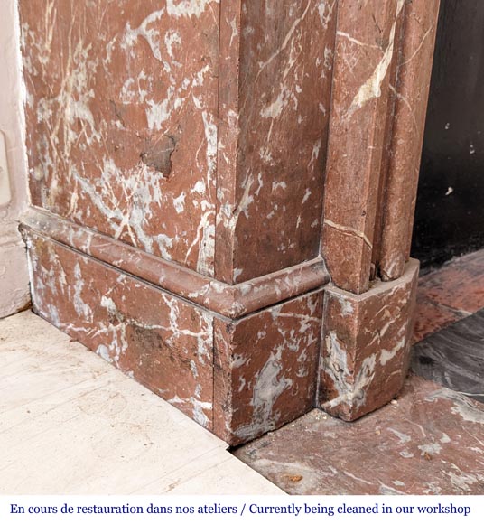 Cheminée de style Louis XVI à acrotère en marbre Rouge du Nord Cheminée de style Louis XVI à acrotère en marbre Rouge du Nord-4