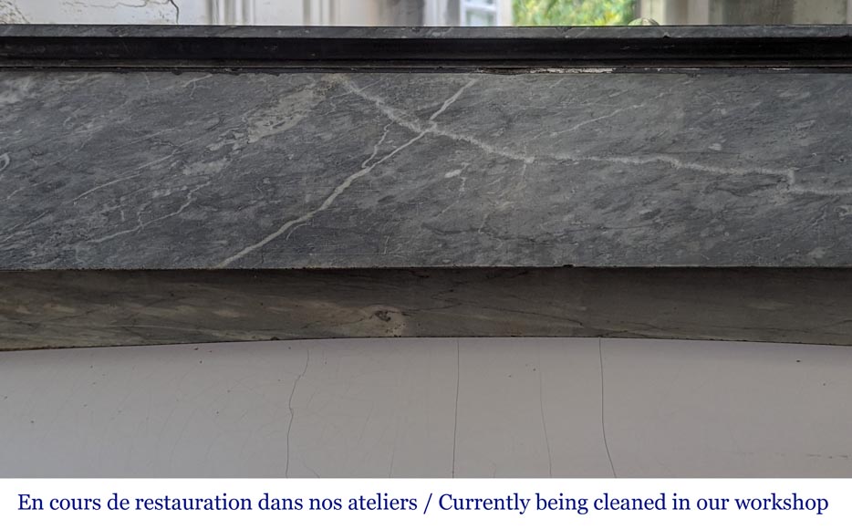 Cheminée de style Directoire à colonnes détachées en marbre Turquin Cheminée de style Directoire à colonnes détachées en marbre Turquin-1