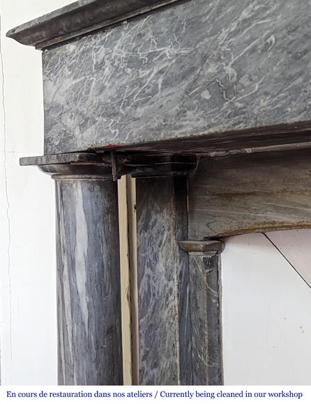 Cheminée de style Directoire à colonnes détachées en marbre Turquin Cheminée de style Directoire à colonnes détachées en marbre Turquin-3