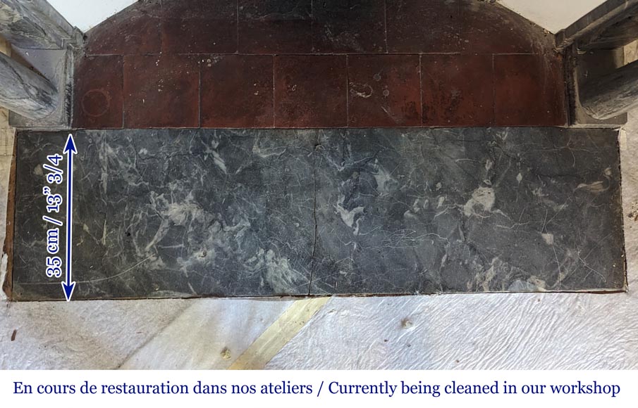 Cheminée de style Directoire à colonnes détachées en marbre Turquin Cheminée de style Directoire à colonnes détachées en marbre Turquin-9