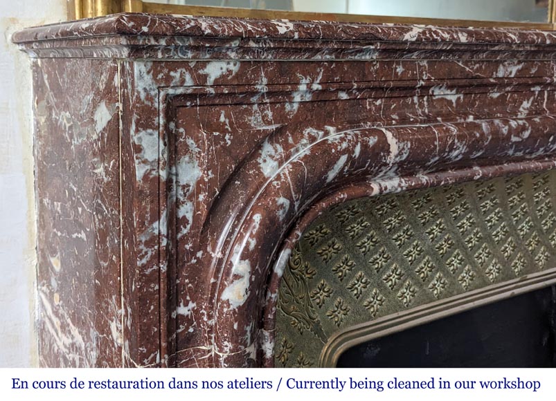 Cheminée de style Louis XIV en marbre Rouge du Nord avec intérieur en laiton Cheminée de style Louis XIV en marbre Rouge du Nord avec intérieur en laiton-3