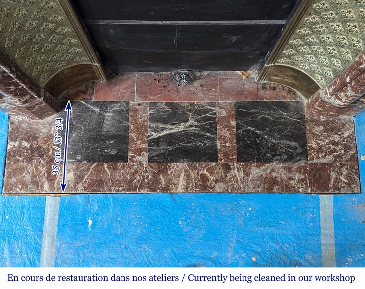 Cheminée de style Louis XIV en marbre Rouge du Nord avec intérieur en laiton Cheminée de style Louis XIV en marbre Rouge du Nord avec intérieur en laiton-9