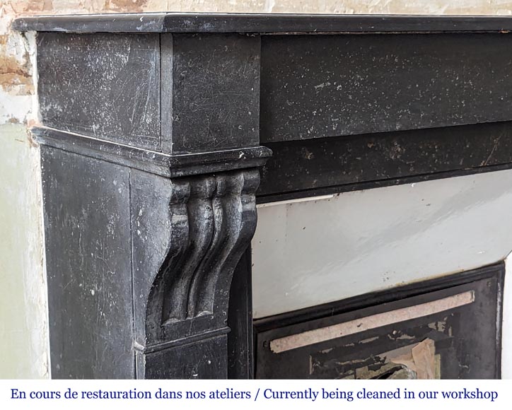 Cheminée de style Napoléon III à modillon en marbre noir Cheminée de style Napoléon III à modillon en marbre noir-3