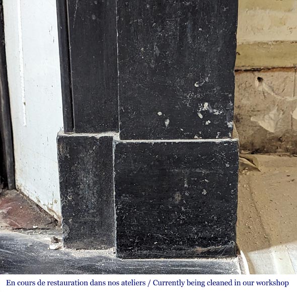 Cheminée de style Napoléon III à modillon en marbre noir Cheminée de style Napoléon III à modillon en marbre noir-8