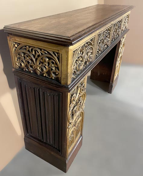 Cheminée de style néo-gothique en bois doré Cheminée de style néo-gothique en bois doré-3