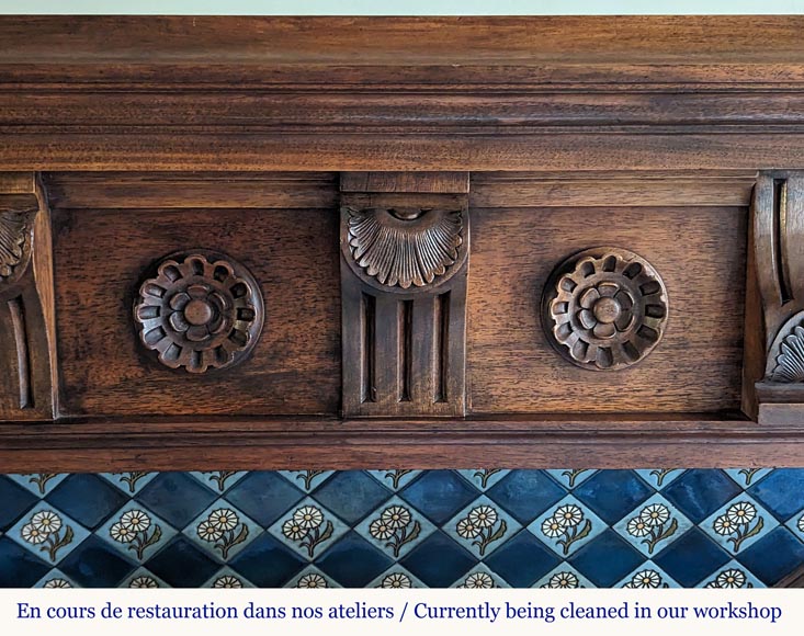 Cheminée de style Napoléon III à colonnes détachées sculptée en bois de noyer Cheminée de style Napoléon III à colonnes détachées sculptée en bois de noyer-1