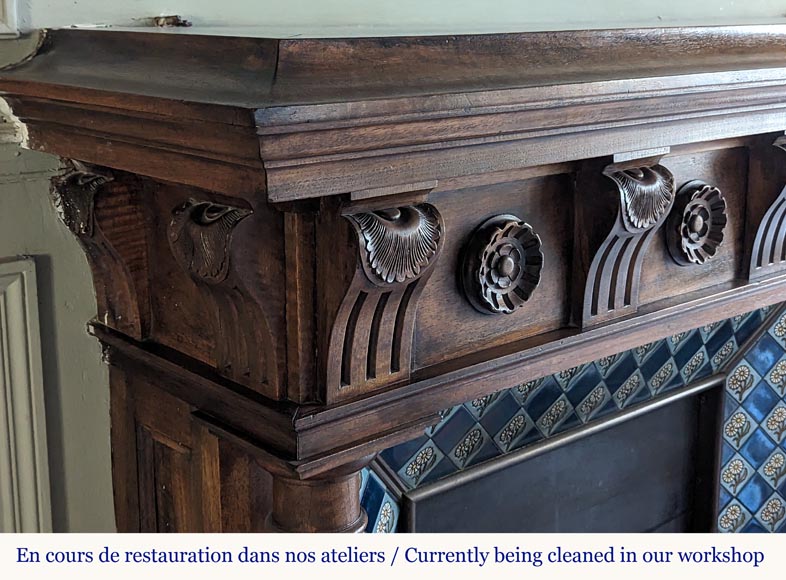 Cheminée de style Napoléon III à colonnes détachées sculptée en bois de noyer Cheminée de style Napoléon III à colonnes détachées sculptée en bois de noyer-4