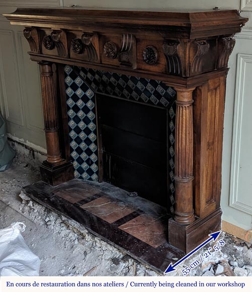 Cheminée de style Napoléon III à colonnes détachées sculptée en bois de noyer Cheminée de style Napoléon III à colonnes détachées sculptée en bois de noyer-6