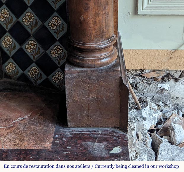 Cheminée de style Napoléon III à colonnes détachées sculptée en bois de noyer Cheminée de style Napoléon III à colonnes détachées sculptée en bois de noyer-8