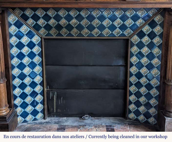 Cheminée de style Napoléon III à colonnes détachées sculptée en bois de noyer Cheminée de style Napoléon III à colonnes détachées sculptée en bois de noyer-9