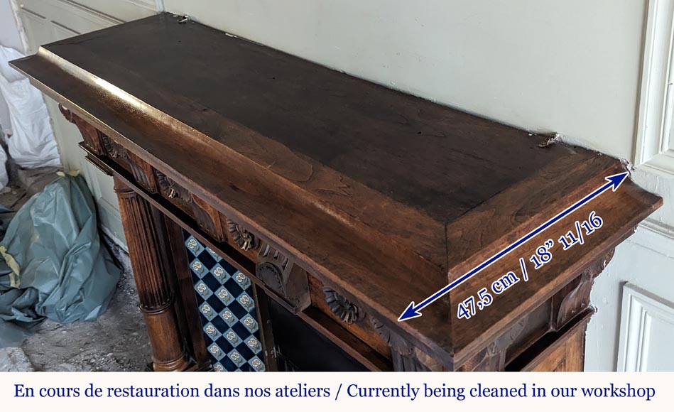 Cheminée de style Napoléon III à colonnes détachées sculptée en bois de noyer Cheminée de style Napoléon III à colonnes détachées sculptée en bois de noyer-11