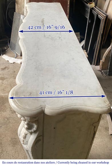 Cheminée de style Louis XV avec coquille encadrée de palmettes sculptée en marbre de Carrare Cheminée de style Louis XV avec coquille encadrée de palmettes sculptée en marbre de Carrare-10