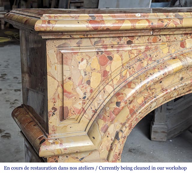 Cheminée de style Régence en Brèche d’Alep Cheminée de style Régence en Brèche d’Alep-3