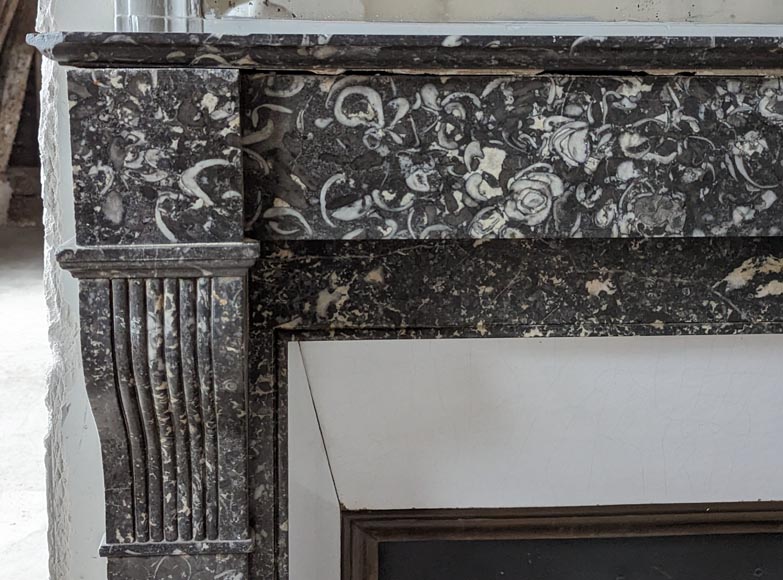 Cheminée de style Napoléon III à modillons Cheminée de style Napoléon III à modillons-2